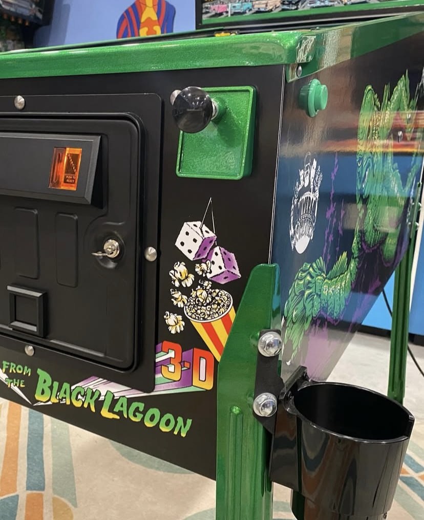 Creature From the Black Lagoon Pinball Machine — view 3