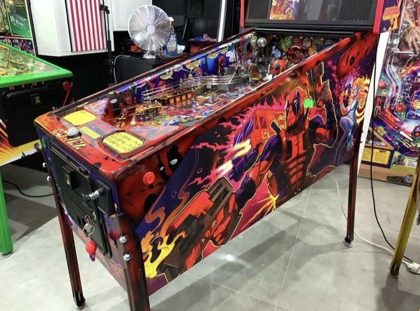 Deadpool Pro Pinball Machine by Stern — view 7