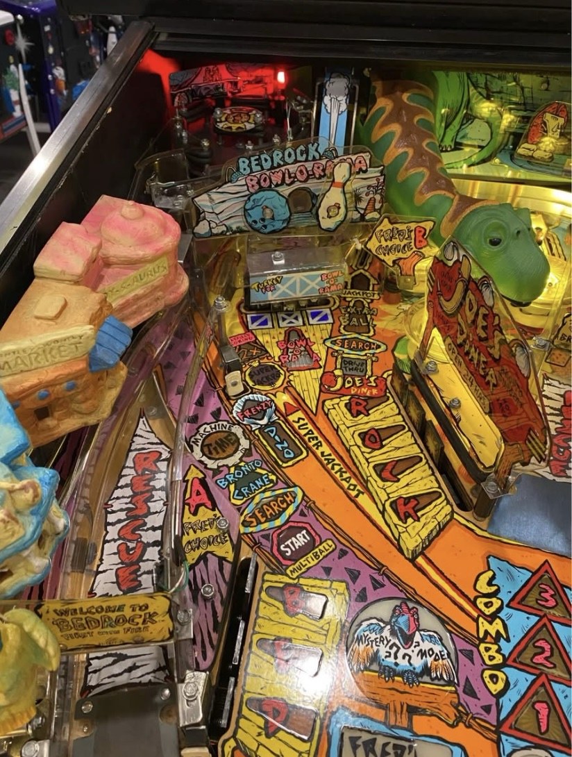 Flintstones Pinball Machine — view 10