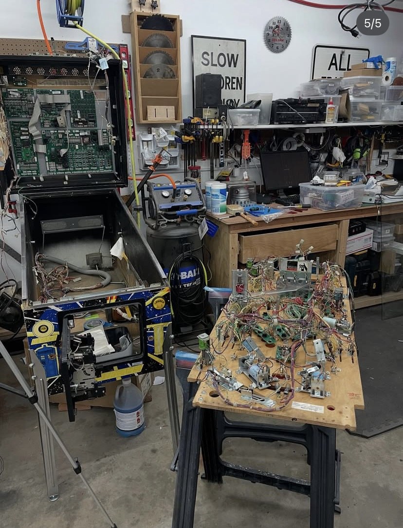 Doctor Who Pinball Machine — view 6