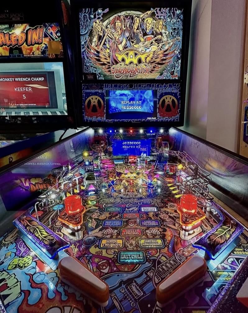 Aerosmith Pro Pinball Machine — view 2
