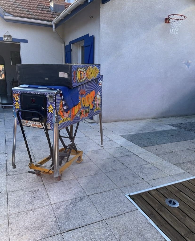 Dr. Dude Pinball Machine — view 4