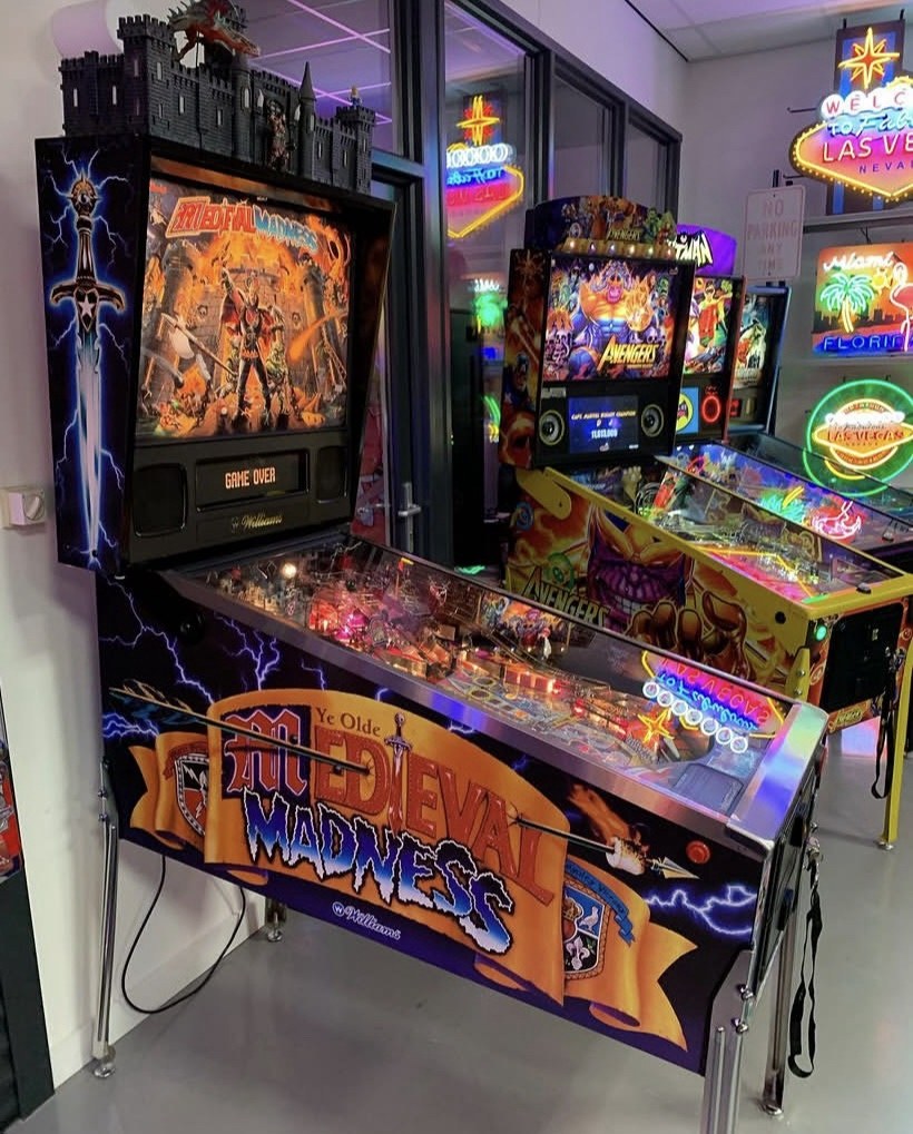 Medieval Madness Pinball Machine — view 2