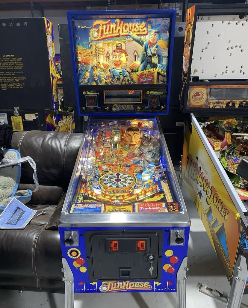 Funhouse Pinball Machine — view 2