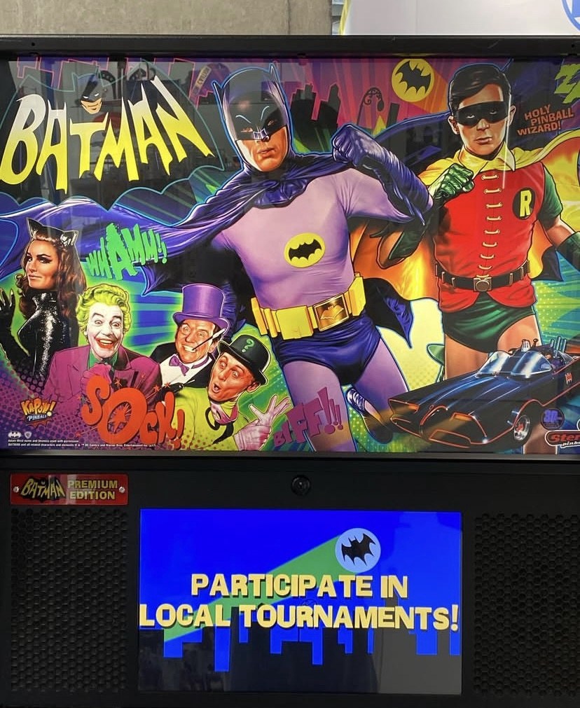 Batman 66 Premium Pinball Machine — view 5