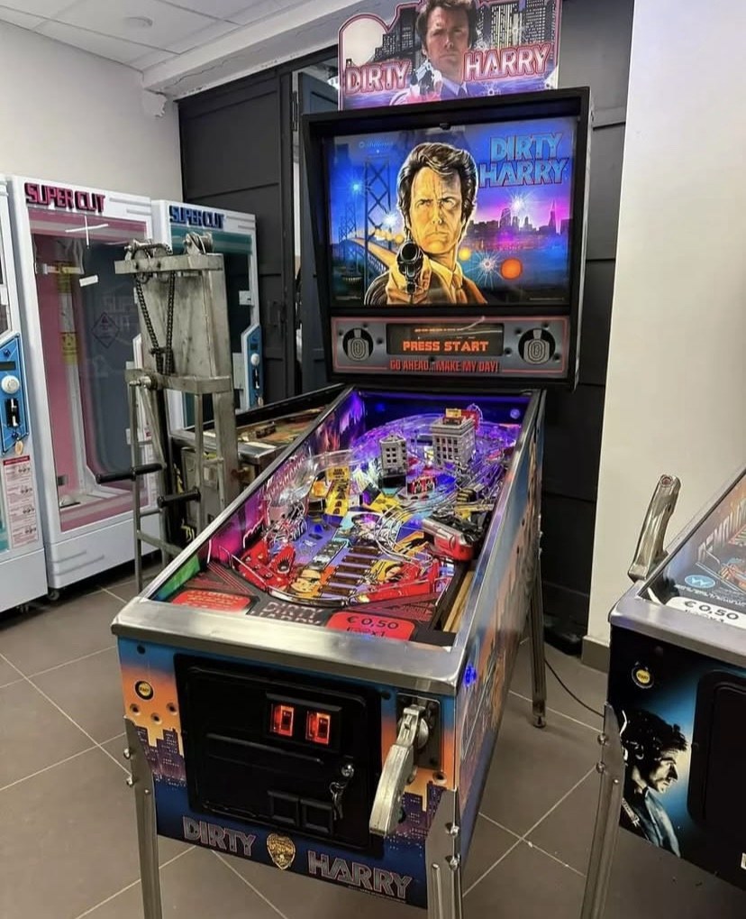 Dirty Harry Pinball Machine by Williams — view 2