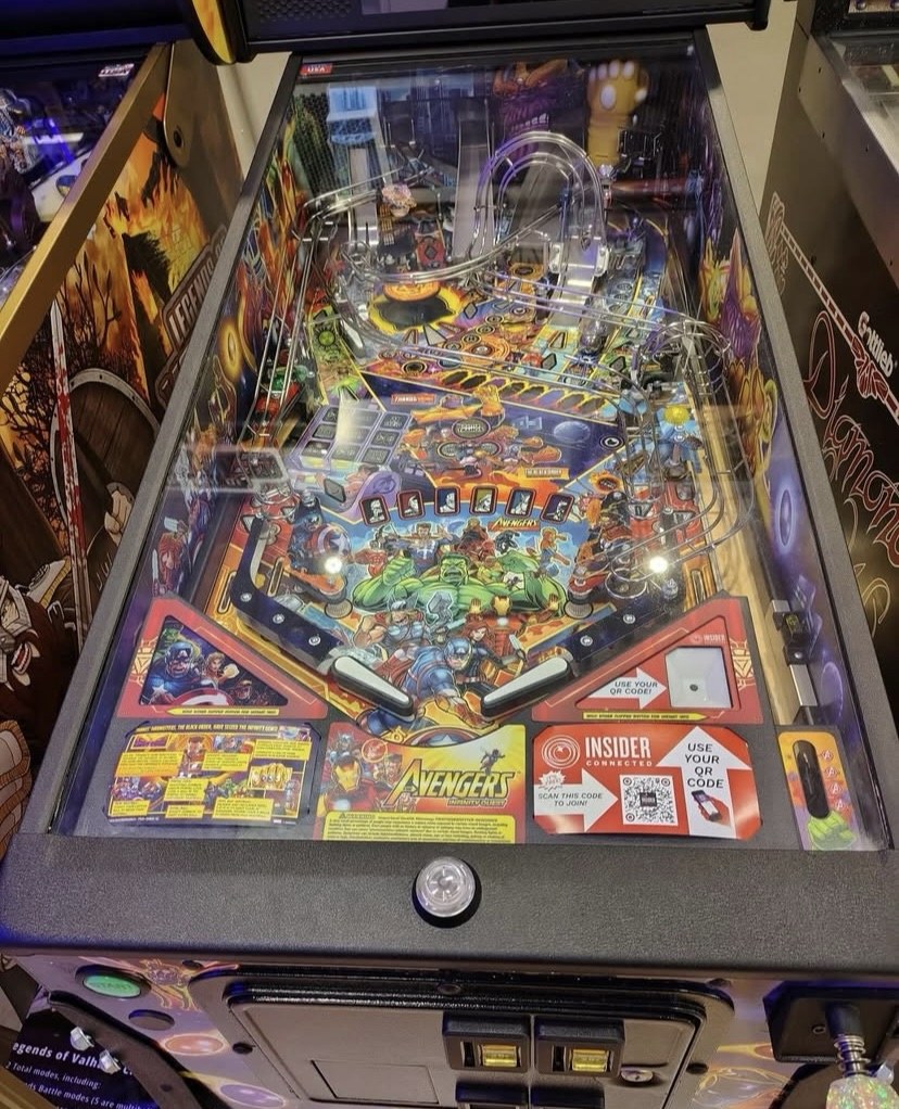 Avengers Infinity Quest Premium Pinball Machine — view 3