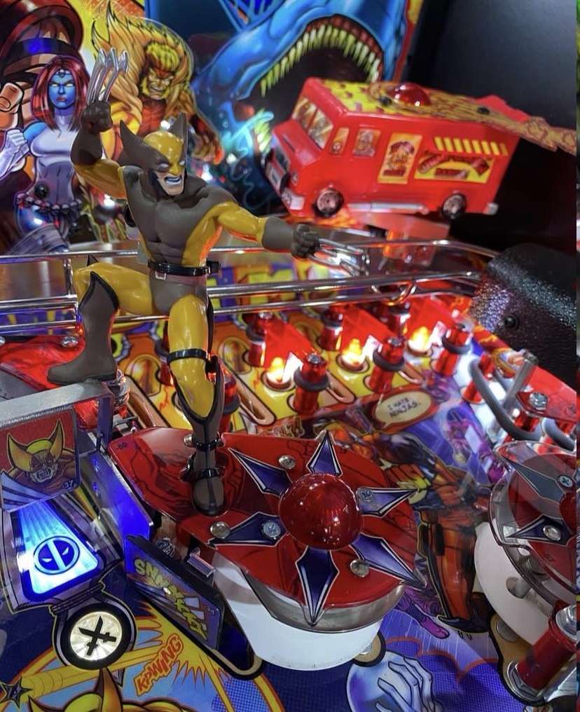 Deadpool Premium Pinball Machine by Stern — view 7