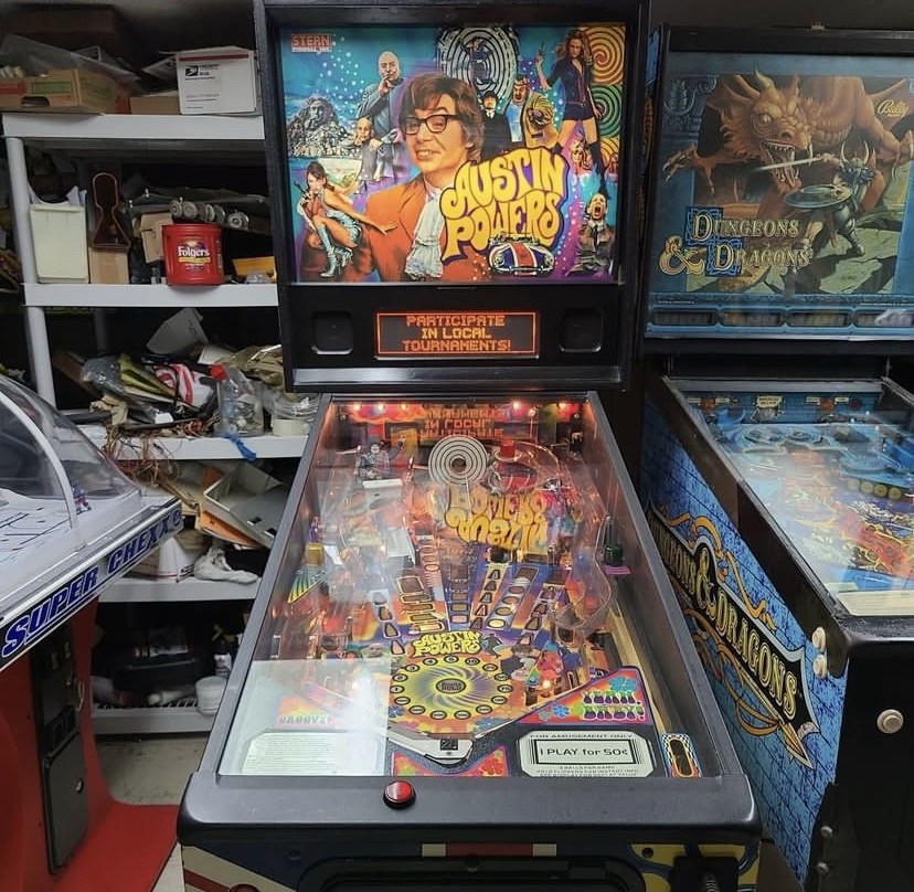 Austin Powers Pinball Machine — view 3