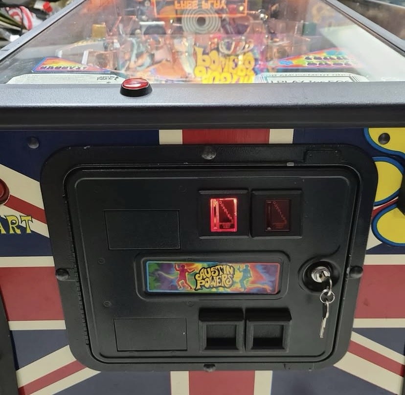 Austin Powers Pinball Machine — view 5