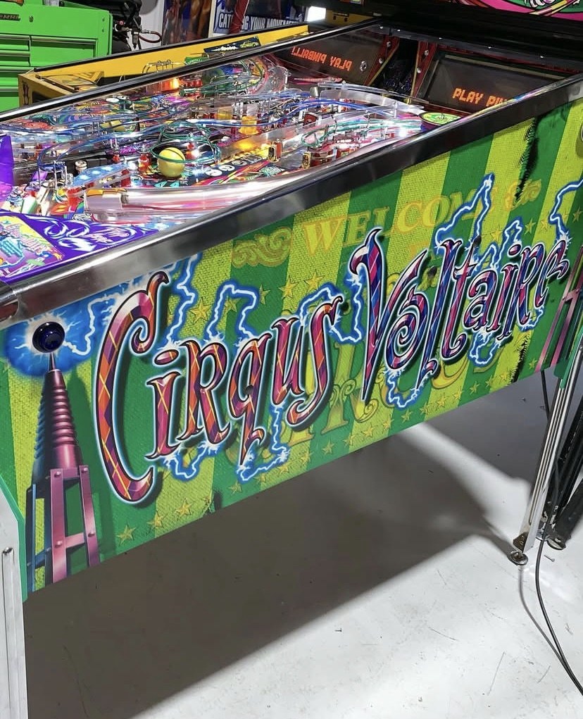 Cirqus Voltaire Pinball Machine — view 3