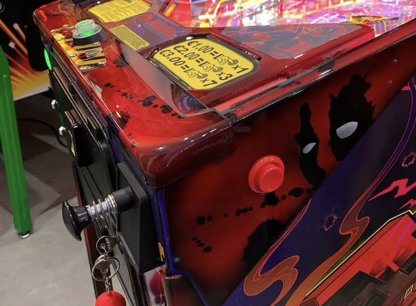 Deadpool Pro Pinball Machine by Stern — view 10