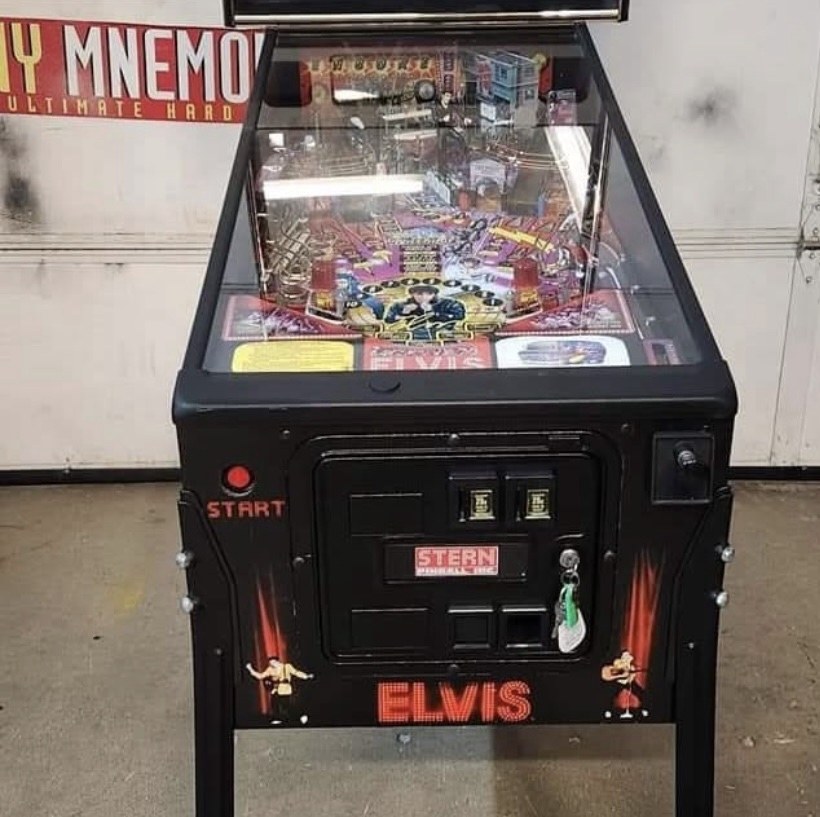 Elvis Pinball Machine by Stern — view 3