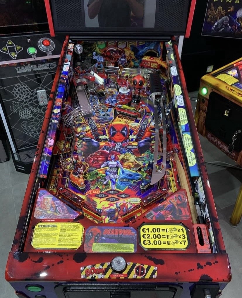 Deadpool Pro Pinball Machine by Stern — view 6